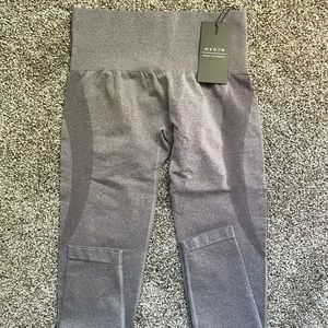 NVGTN NWT gray contour leggings.